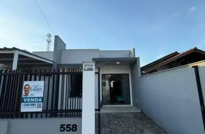 Casa geminada mobiliada, r$489.000,00, a 550 metros do mar na meia praia em navegantes sc.