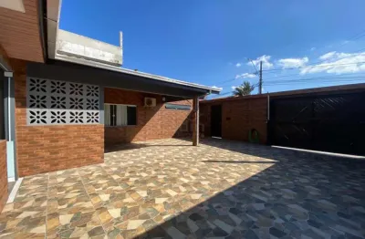 Casa para alugar, r$ 3.950,00 bairro meia praia, navegantes/sc.