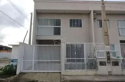 Sobrado para alugar, r$ 2.500,00 bairro gravatá de penha/sc.