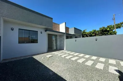 Casa geminada 02 dormitórios, r$430.000,00, a 500 metros do mar na meia praia em navegantes sc.