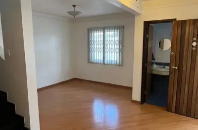 Semi mobiliado, sobrado 3 quartos com garagem, no bacacheri  