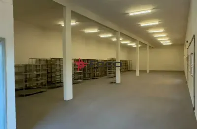 02 galpões - área total 550m² para locação no jardim satélite