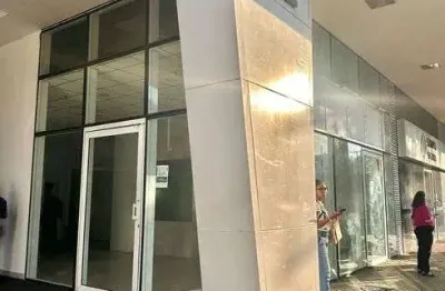 Loja/ponto comercial com localização estratégica e alta visibilidade!