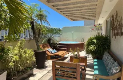 Cobertura linear com 210 m² – exclusividade, lazer privativo e vista para a mata!