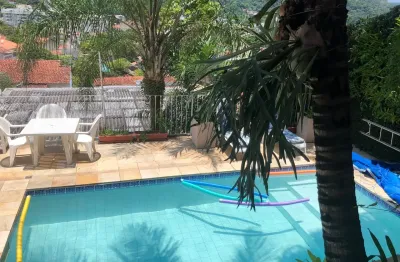 Casa com 4 quartos para alugar no São Francisco, Niterói 