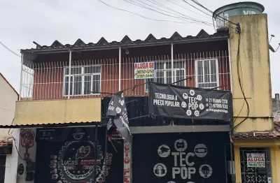 Excelente sobrado de 02 quartos a 800 metros da praça da trindade