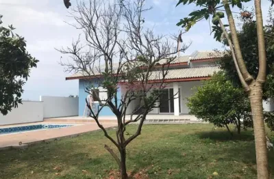 Chácara com casa nova dentro de condomínio vitassay