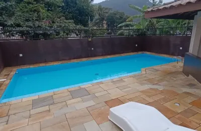 Cobertura a venda praia da enseada a 600 metros da praia
