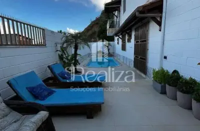 Casa a venda  ha poucos metros da praia em olivença, ilhéus bahia.