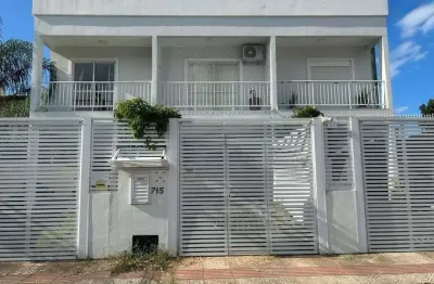Casa em condomínio fechado com 2 quartos para alugar no rio tavares, florianópolis  por r$ 9.200