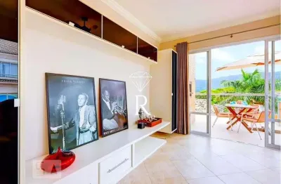 Cobertura com 4 quartos para alugar no lagoa da conceição, florianópolis  por r$ 11.900