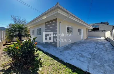 Casa com 5 quartos para alugar no forquilhas, são josé  por r$ 4.500