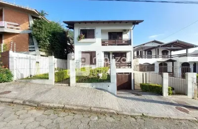 Casa com 4 quartos para alugar na trindade, florianópolis  por r$ 7.500