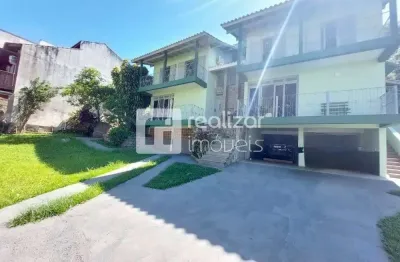 Casa com 4 quartos para alugar na trindade, florianópolis  por r$ 15.000