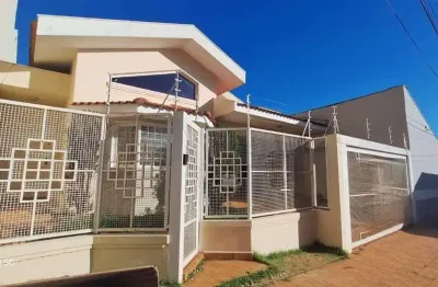 Casa com 3 quartos à venda no Jardim São Francisco, Marília 