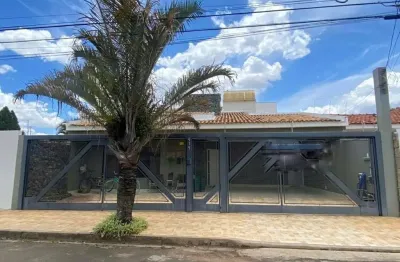 Casa com 4 quartos à venda na Rua Wady Butara, 913, Jardim São Domingos, Marília