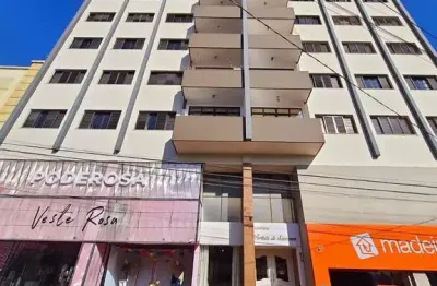 Apartamento com 3 quartos para alugar no Centro, Marília 