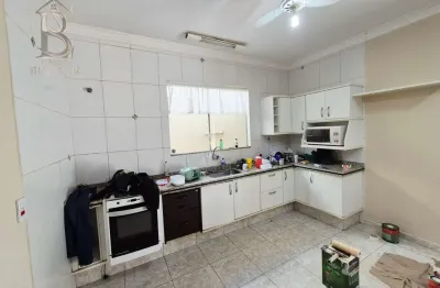 Casa para alugar em jardim luciana, marília – 3 dormitórios, suíte