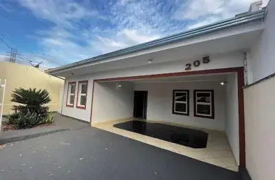 Casa para alugar em jardim parati, marília – 3 dorms, 250m²