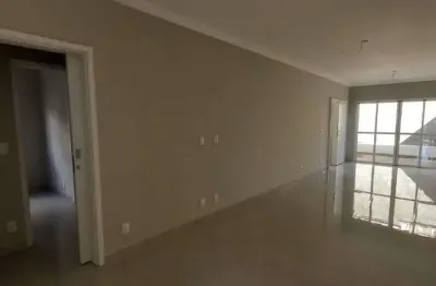 Casa com 3 quartos para alugar no Jardim Esmeralda, Marília 