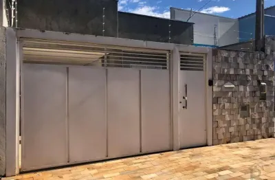 Casa com 2 quartos para alugar na Rua José Bonifácio, 803, Jardim Cristo Rei, Marília