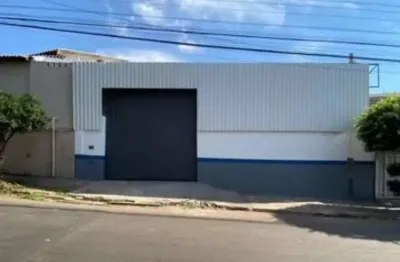 Casa para alugar na Rua América, 2568989, Palmital, Marília