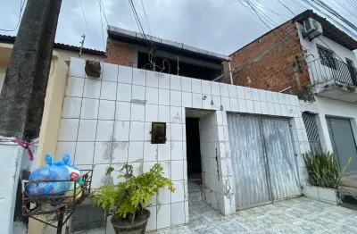 Casa com 02 suítes e 132m² em santa lúcia - maceió - al
