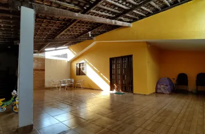 Casa com 4 quartos sendo 02 suítes, toda lajeada em petrópolis - maceió - al