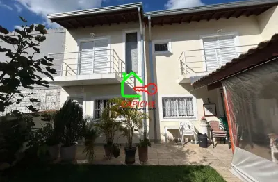 Casa para venda em centro de 240.00m² com 4 quartos, 1 suite e 2 garagens