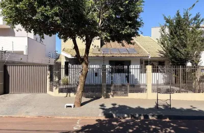 Linda casa  espaçosa na vila marumby com piscina e edícula