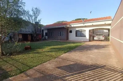 Casa no jardim piatã. ótima opção para quem procura espaço