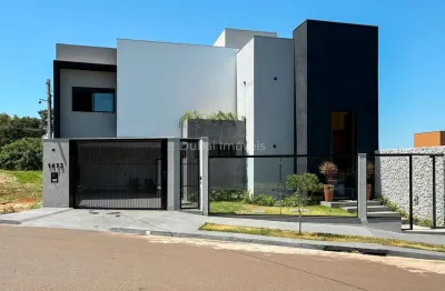 Lindo sobrado em região nobre de maringá  este belíssimo imóvel oferece conforto e sofisticação.