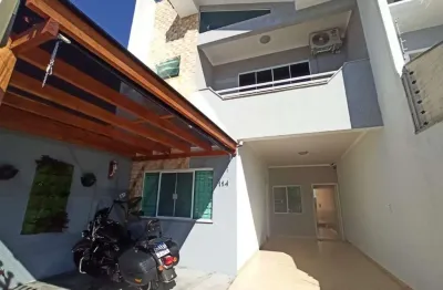 Lindo sobrado no jardim fregadolli ótima localização, perto de mercados