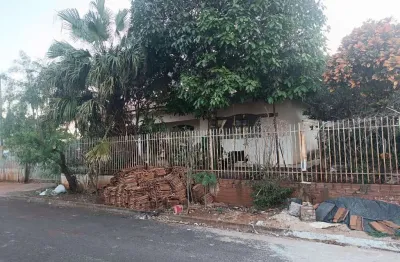 Casa ampla em terreno de 1.000 m   ideal para morar e criar sua área de lazer