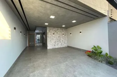 Casa alto padrão à venda com 3 suítes, área gourmet e piscina no jardim real. valor r  1.120.000,00.