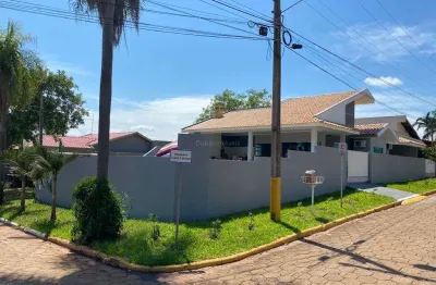 Casa no condomínio vale dos sonhos em porto rico. apenas 100 metros do rio.