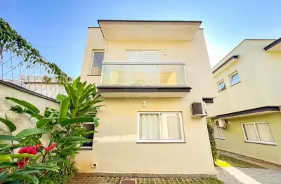 Casa em condomínio na praia de juquehy - locação anual e à venda