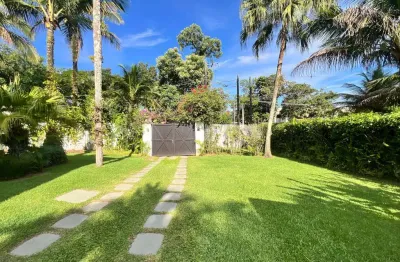 Casa poucos passos do mar arquitetura mediterrânea na praia de juquehy - locação anual