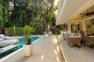 Mansão térrea com piscina em praia do engenho - à venda / locação diária