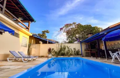 Casa com piscina na praia de barra do una com 3 suítes - locação anual e venda