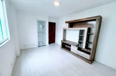 Apartamento 2 quartos-reformado-localizacao privilegiada-camorim