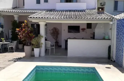 Casa dúplex-raridade-localizacao privilegiada- vargem pequena