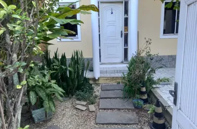 Casa 3 quartos -semi mobiliada-sol da manha-vargem pequena