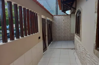 Casa triplex -5 quartos-localizacao privilegiada-vargem pequena