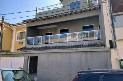 Casa triplex -4 quartos-suites-moderna-localizacao privilegiada-Vargem