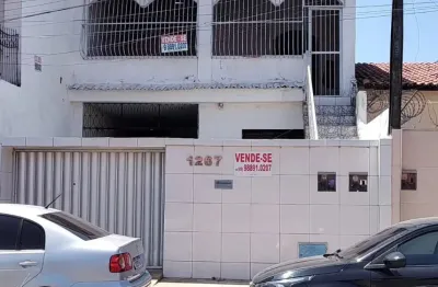 Vendo excelente casa na rua monsenhor martins, no bairro joão xxiii