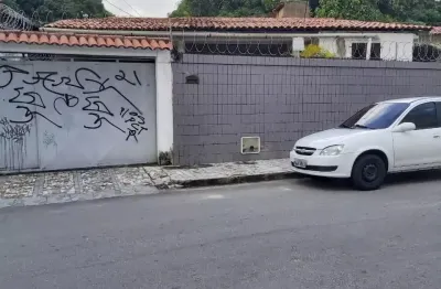 Vendo excelente casa na rua iguape  bairro:  parangaba