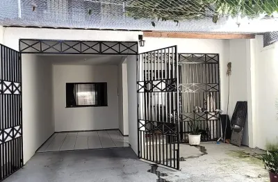 Vendo casa duplex no bairro joão xxiii, situado na rua luciano de queirós, 1789