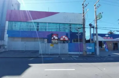 Galpão com salas, 901 m², totalmente preparada para atividades na área da saúde.