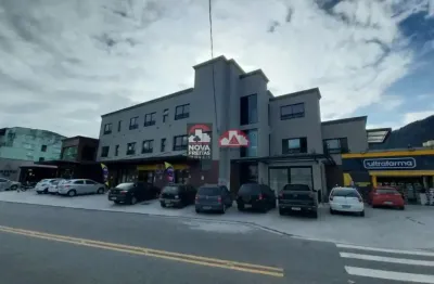 Sala comercial 32,50m² no centro de caraguatatuba com wc privativo